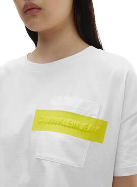 T-Shirt Calvin Klein Hero Logo Crop Branco