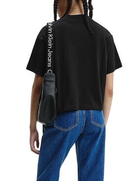 T-Shirt Calvin Klein Jeans Repeat Preto Mulher