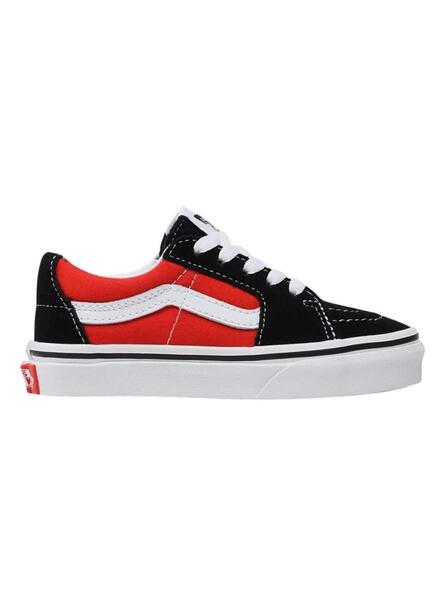 Vans pretas e store vermelhas