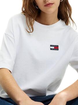 T-Shirt Tommy Jeans Badge Branco Mulher