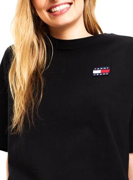 T-Shirt Tommy Jeans Badge Preto Mulher