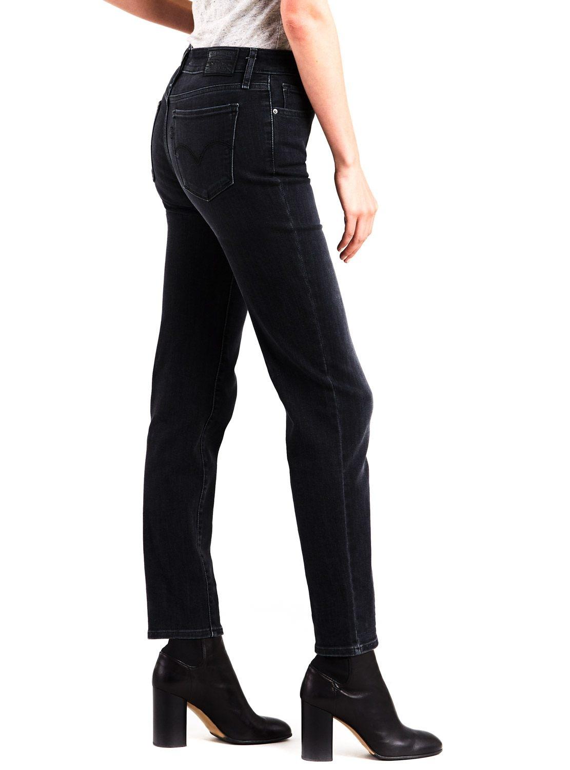 Jeans Levis 712 Slim mulher negra