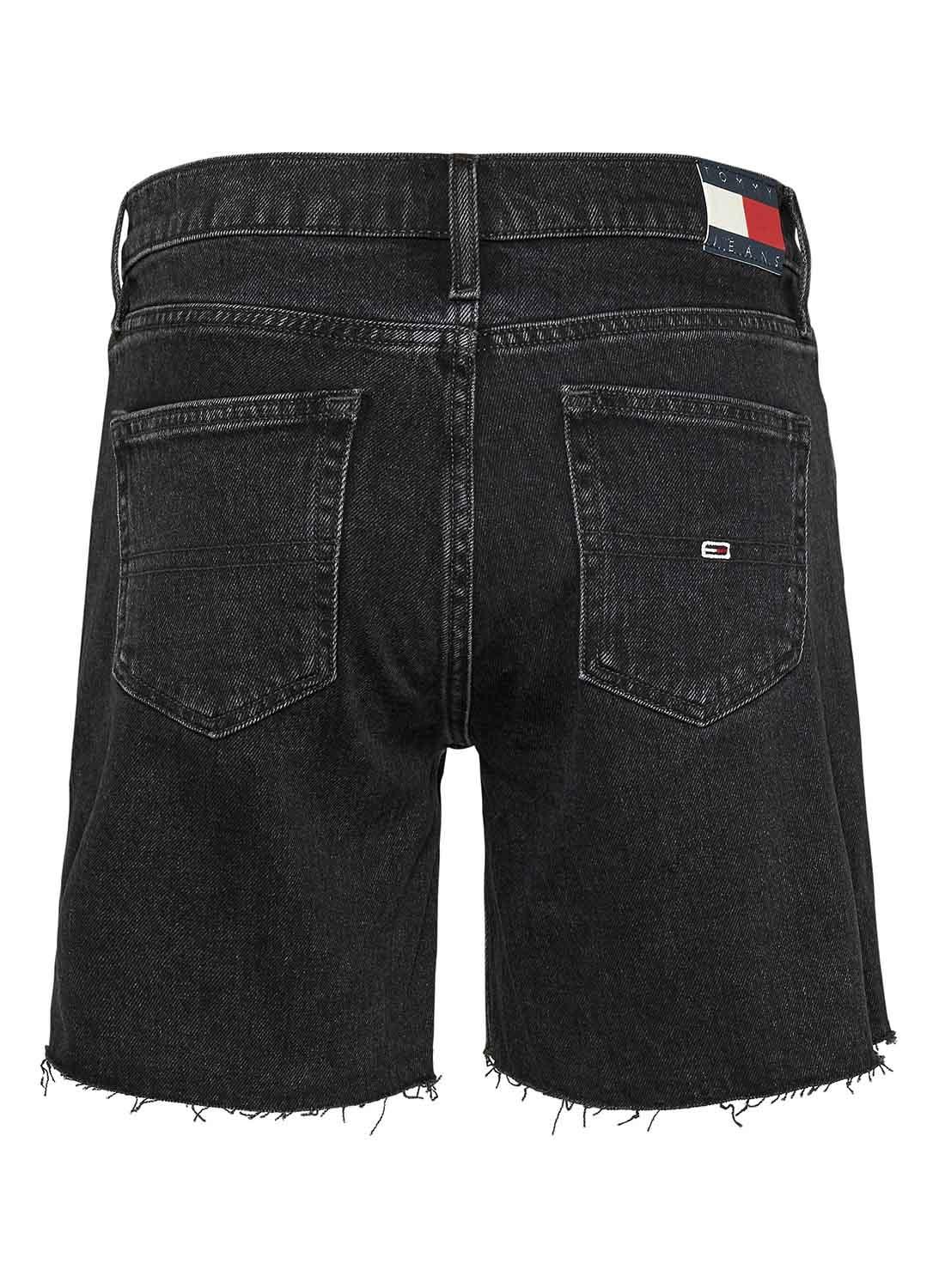 Bermuda Tommy Jeans Maddie preto para mulher.