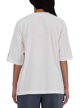 Camiseta New Balance Collegiate Branca para Mulher.