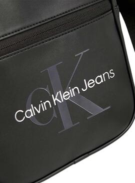 Bolsa Transversal Calvin Klein Monograma preta para Homem.