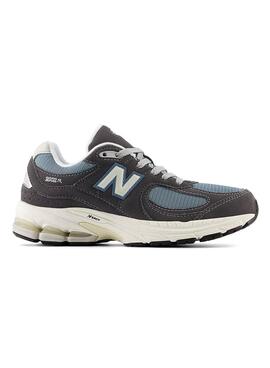 Sapatilhas New Balance GF2002 cinza para meninos e meninas.