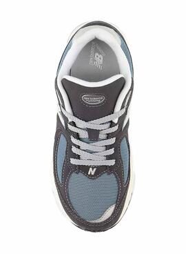 Sapatilhas New Balance GF2002 cinza para meninos e meninas.