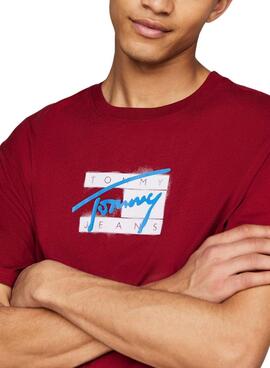 Camiseta Tommy Jeans Logo granate para homem.