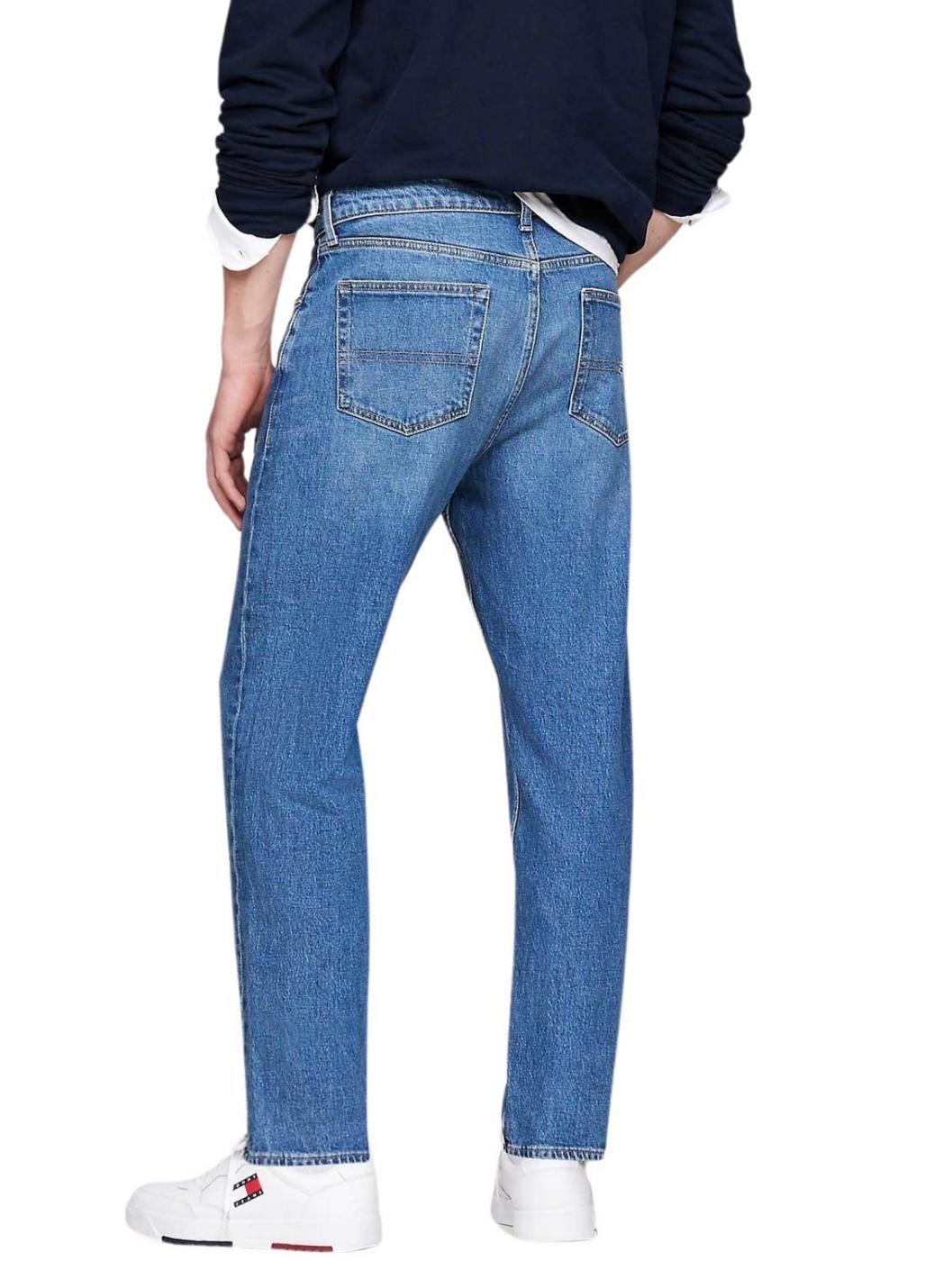 jeans Tommy Jeans Isaac Relaxed Tapered azul para homem.