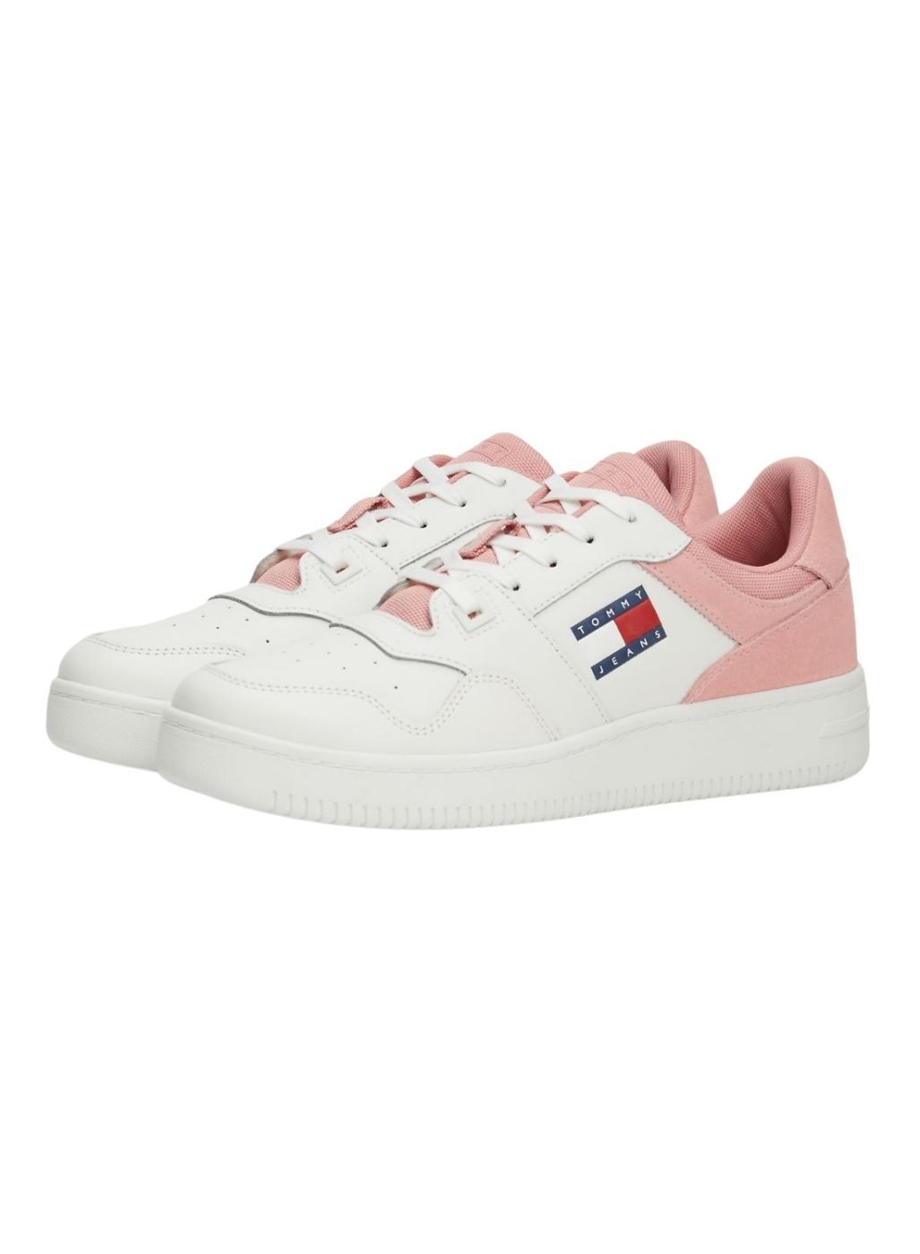 Sapatilhas Tommy Jeans Basket retro rosa e branco para mulher.