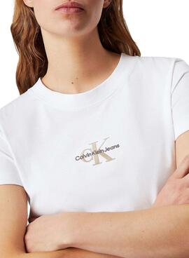 Camiseta Calvin Klein Jeans branca monograma slim para mulher.