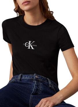 Camiseta Calvin Klein Jeans monologo slim preto para mulher