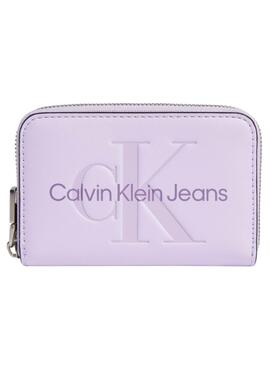 Carteira Calvin Klein Zip Around roxa para mulher.