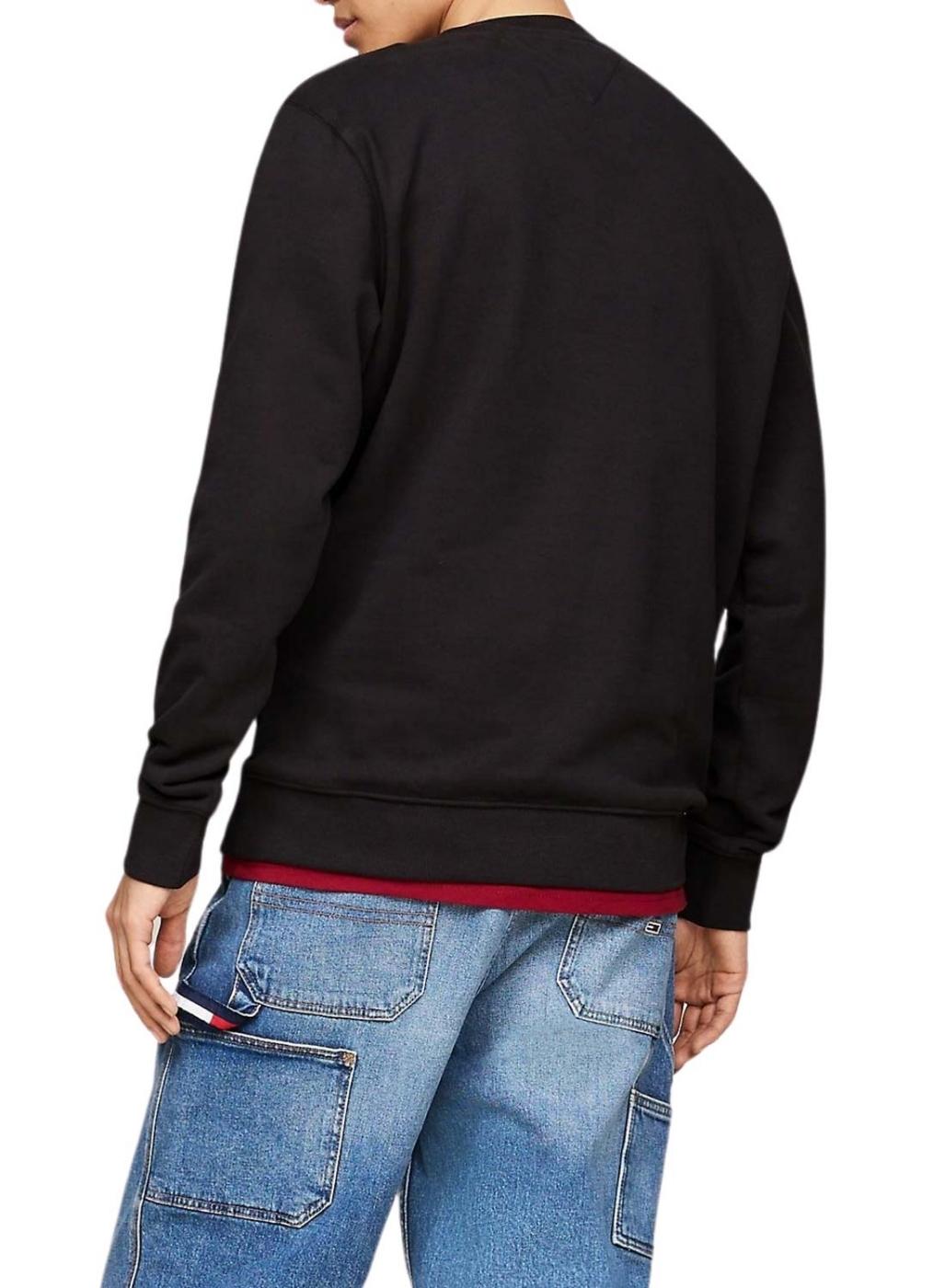 Moletom Tommy Jeans Flag Crew preto para homem.