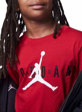 Camiseta Jordan Brand vermelha para menino e menina.