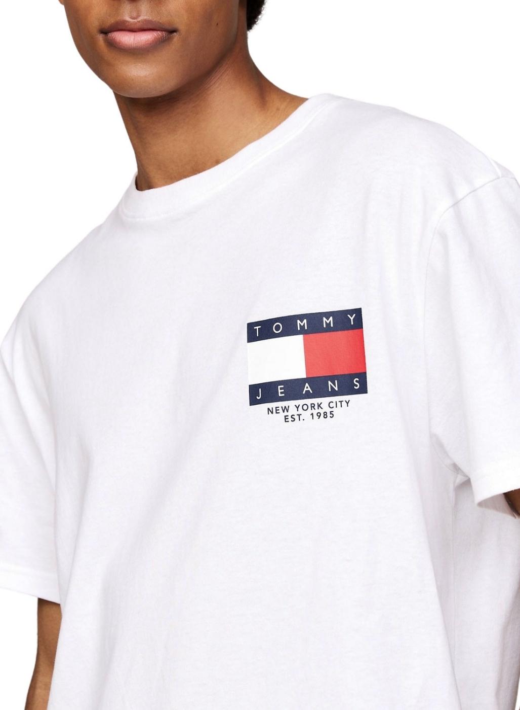 Camiseta Tommy Jeans Logo Flag branca para homem