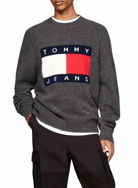 Camisola Tommy Jeans Melange Flag cinzenta escura para homem.