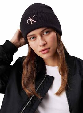 Gorro Calvin Klein Jeans Monogram preto para mulher