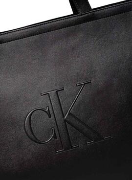 Bolsa Calvin Klein Jeans Sculpted tote preta para mulher