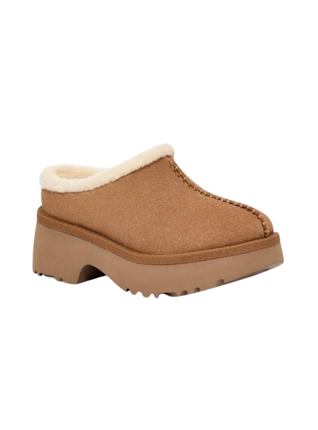 Tamancos UGG New Heights em camelo para mulheres