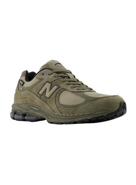 Sapatilhas New Balance 2002R verde para homem.