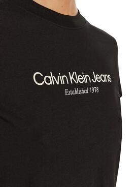 Camiseta Calvin Klein Jeans Baby tee preta para mulher