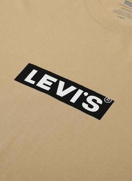 Camiseta Levis Relaxada Baby Tab em tom caramelo para homem