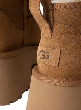 UGG Classic Ultra Mini New Heights camelo para mulher