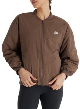 Jaqueta Bomber New Balance Graphic Woven marrom para mulher