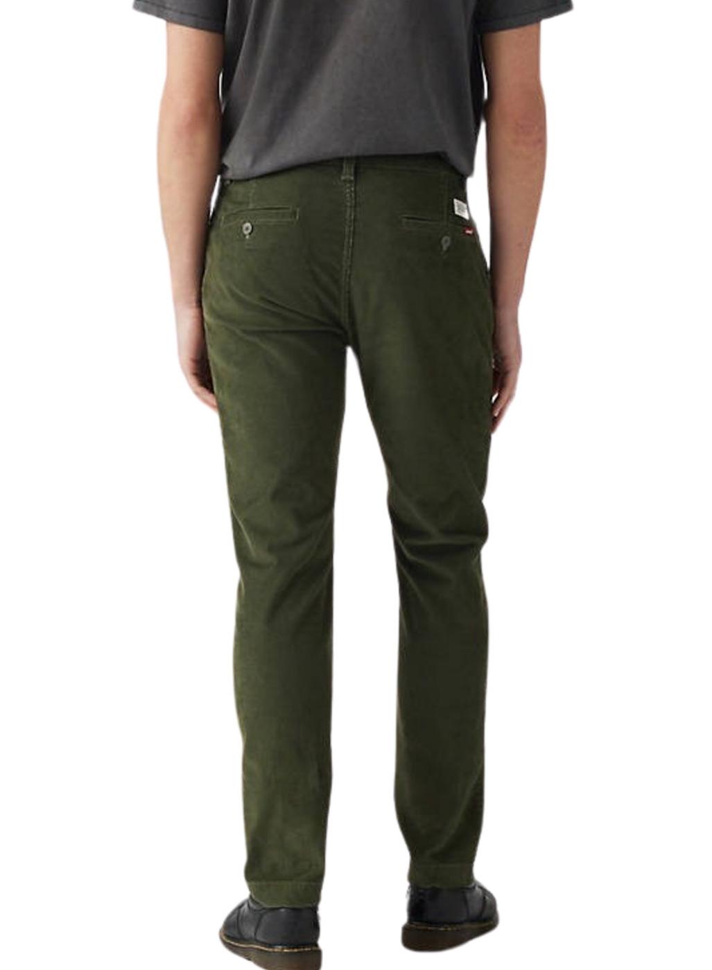 Calças Levis XX Chino Standard Taper em Cotelê Verde para homem