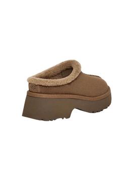 Tamancos UGG New Heights Cozy Marrom para mulheres