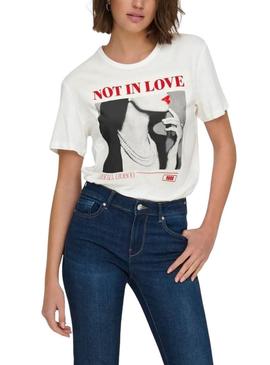 Camiseta Only Alba Love branca para mulher.