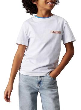 Camisa Calvin Klein Jeans Label branca para criança.