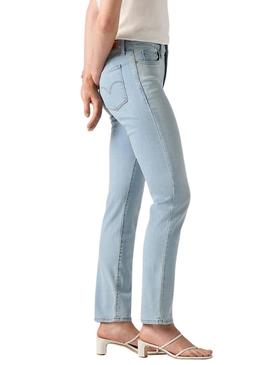 Calça jeans Levi's 312 Shaping Slim Fit azul para mulher.