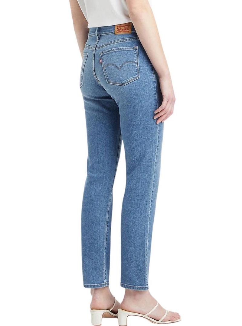 Calça jeans Levi's 312 Shaping Slim azul para mulheres.