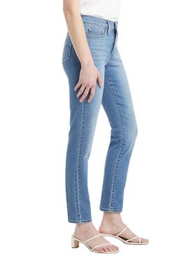 Calça jeans Levi's 312 Shaping Slim azul para mulheres.