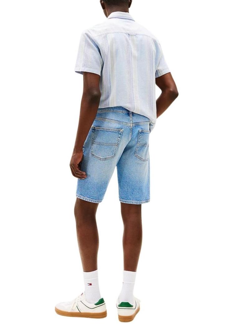 Bermudas Tommy Jeans Scanton em denim claro para homem.