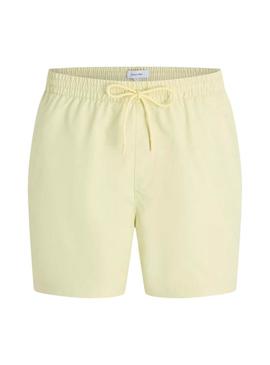 Calção amarelo com logo da Calvin Klein para homem.