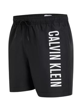 Fato de banho Calvin Klein preta com logo na frente para homem.