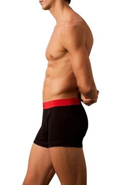 Pack com 3 cuecas Calvin Klein boxer pretas para homem.