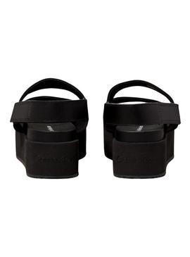 Sandálias de plataforma Calvin Klein preto para mulher.