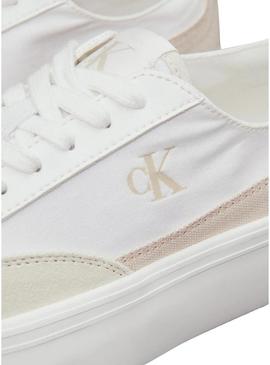 Sneakers  Calvin Klein com plataforma branca para mulher.