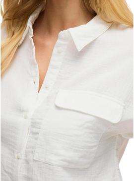 Camisa Vila Vilania manga curta branca para mulher.