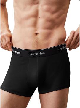 Pack com 3 cuecas Calvin Klein boxer preto e branco para homens.