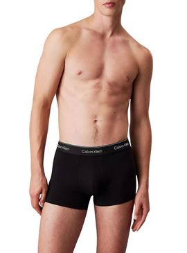 Calcinha Calvin Klein Trunk Boxer preta para homem.