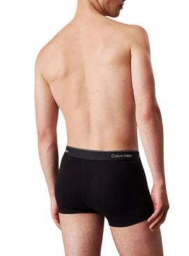 Calcinha Calvin Klein Trunk Boxer preta para homem.