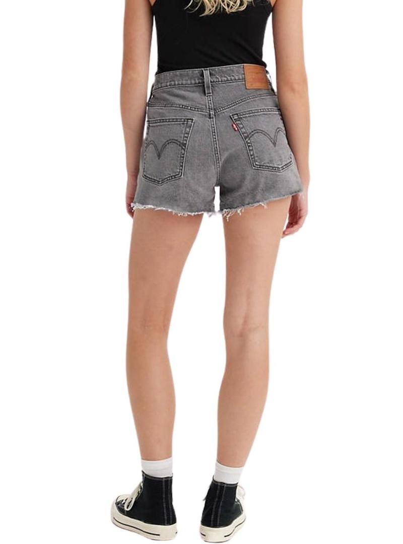 Shorts Levis 501 Original cinza para mulher.