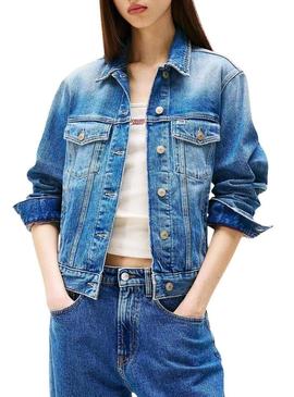 Jaqueta jeans Tommy Jeans Trucker azul para mulher.
