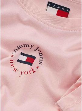 Camiseta Tommy Jeans Essential Logo rosa para mulher