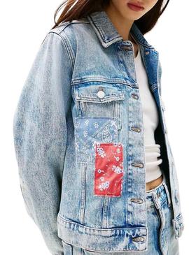 Jaqueta jeans Tommy Jeans Classic Trucker azul para mulher.